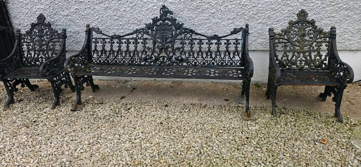 HEAVY CAST IRON GARDEN BENCHS - Image 1