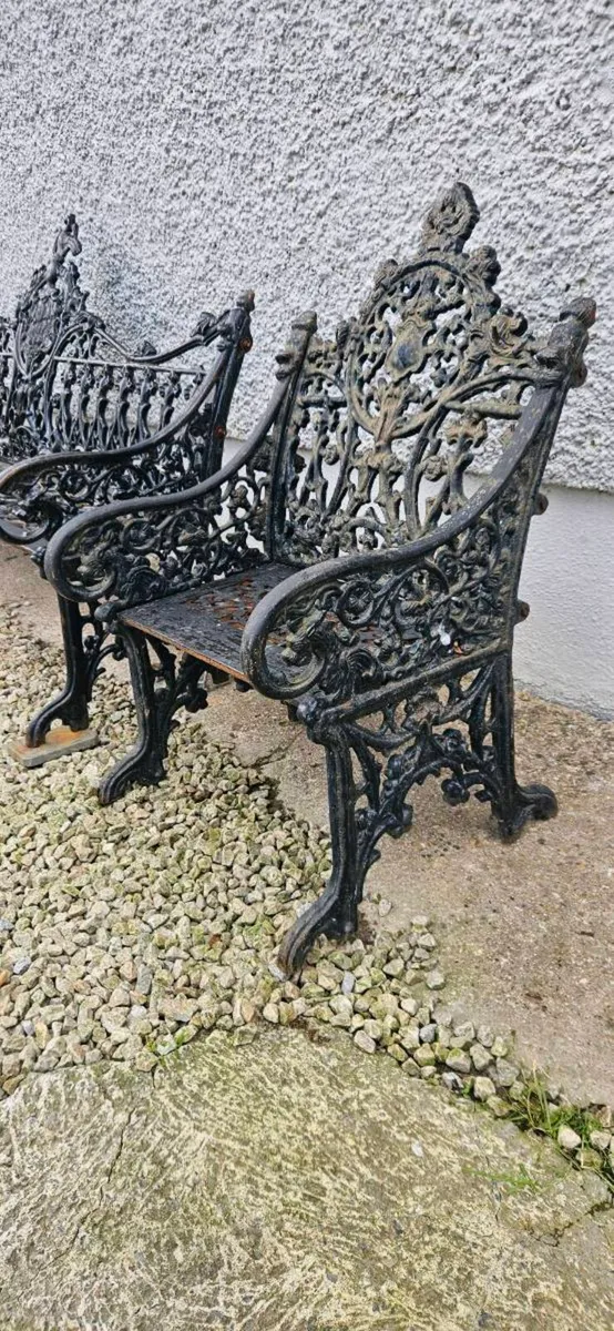 HEAVY CAST IRON GARDEN BENCHS - Image 3