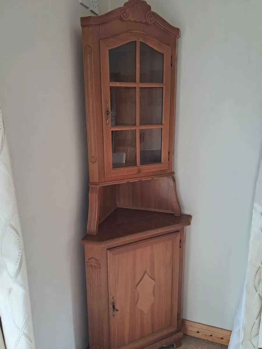 Corner cabinet - Image 1