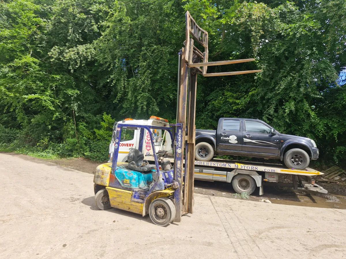 Komatsu 2.5 ton forklift - Image 1