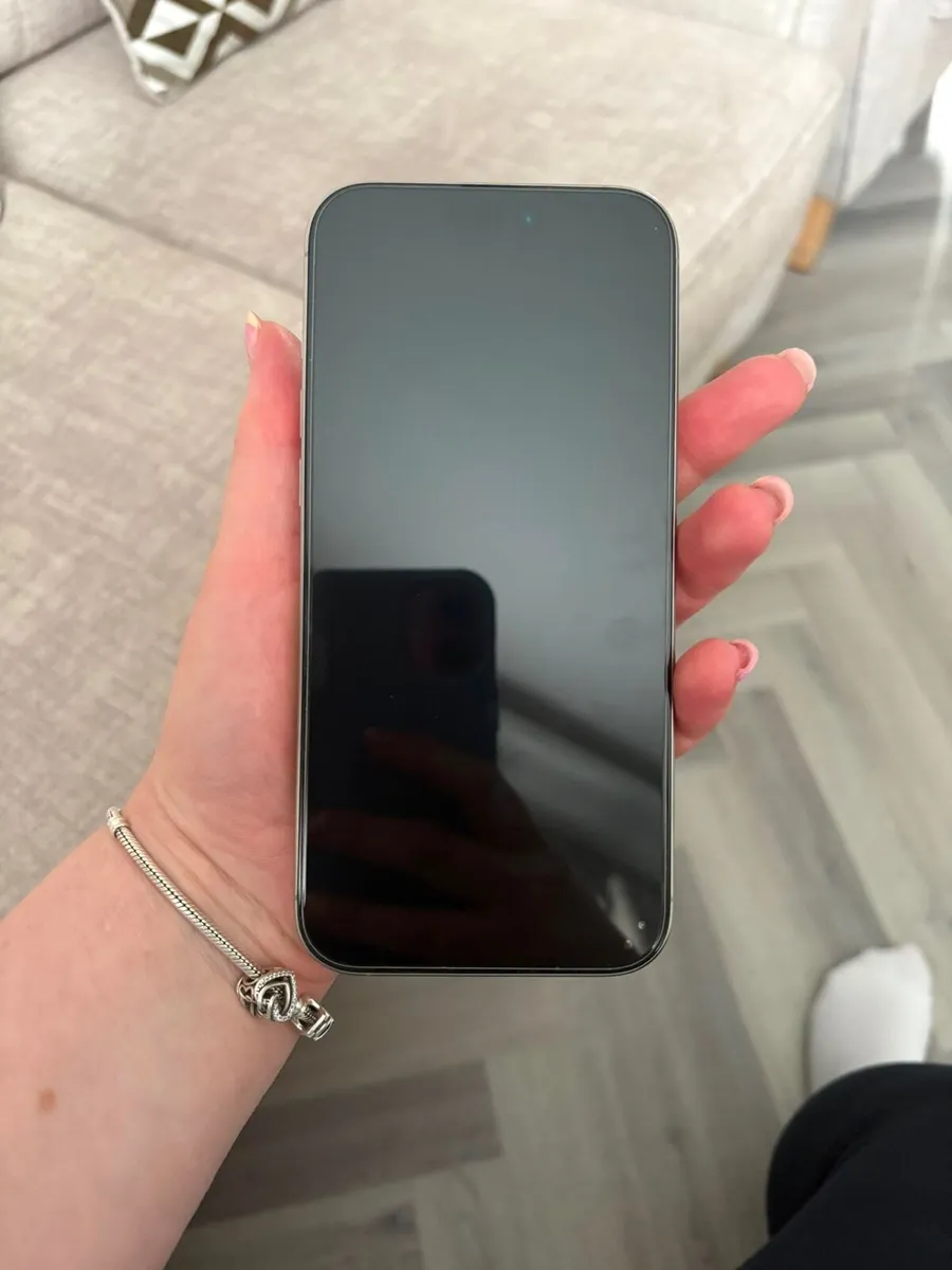 I phone 16 pro max - Image 1