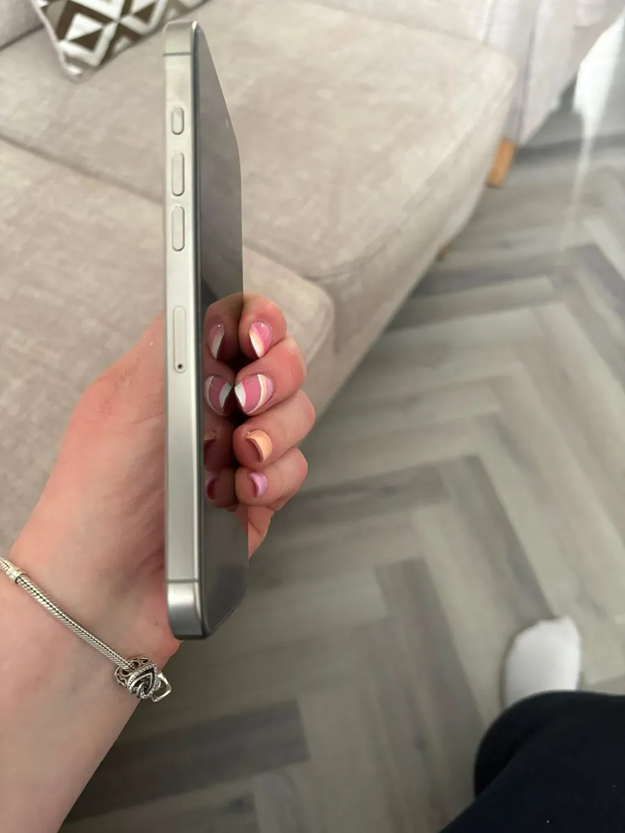 I phone 16 pro max - Image 3