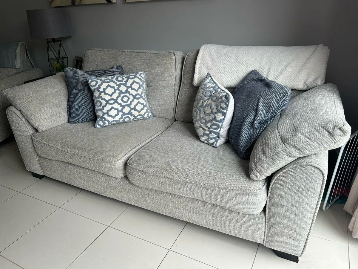 2 seater couch - Image 2