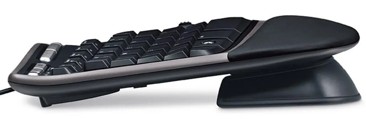 Microsoft Natural Ergonomic Keyboard 4000 UK Layout  Like New Condition - Image 2