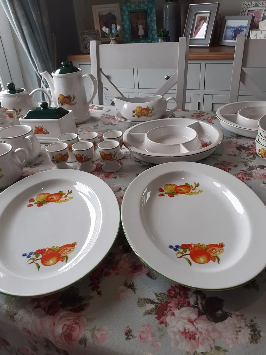 Table ware - Image 1