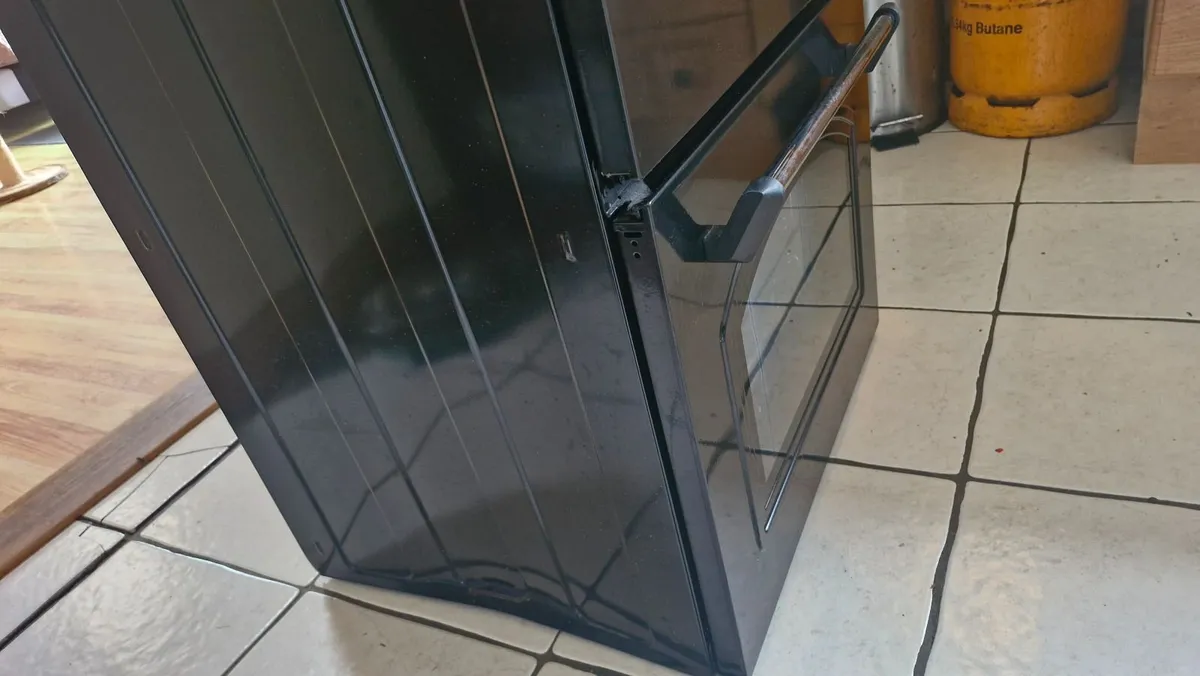 Gas cooker - Image 1