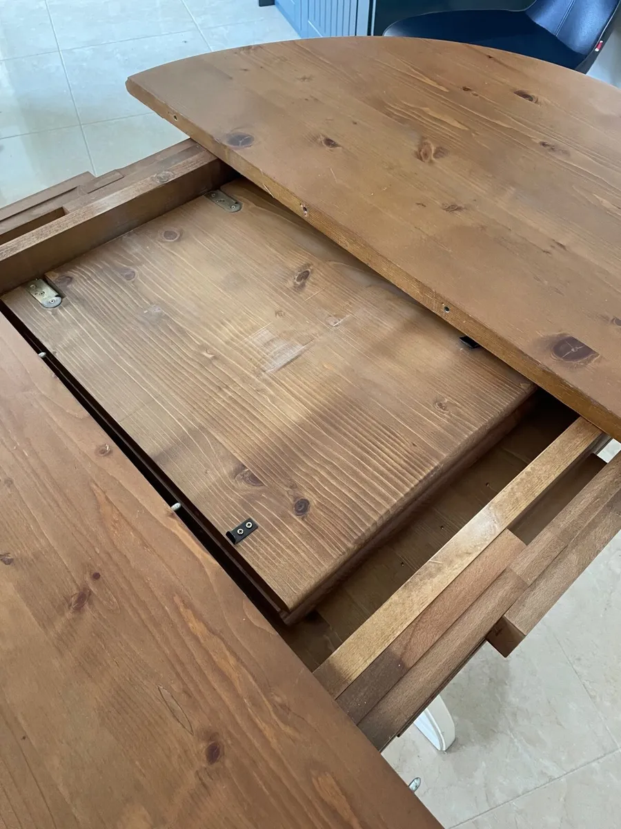 Kitchen oak round  table - Image 1