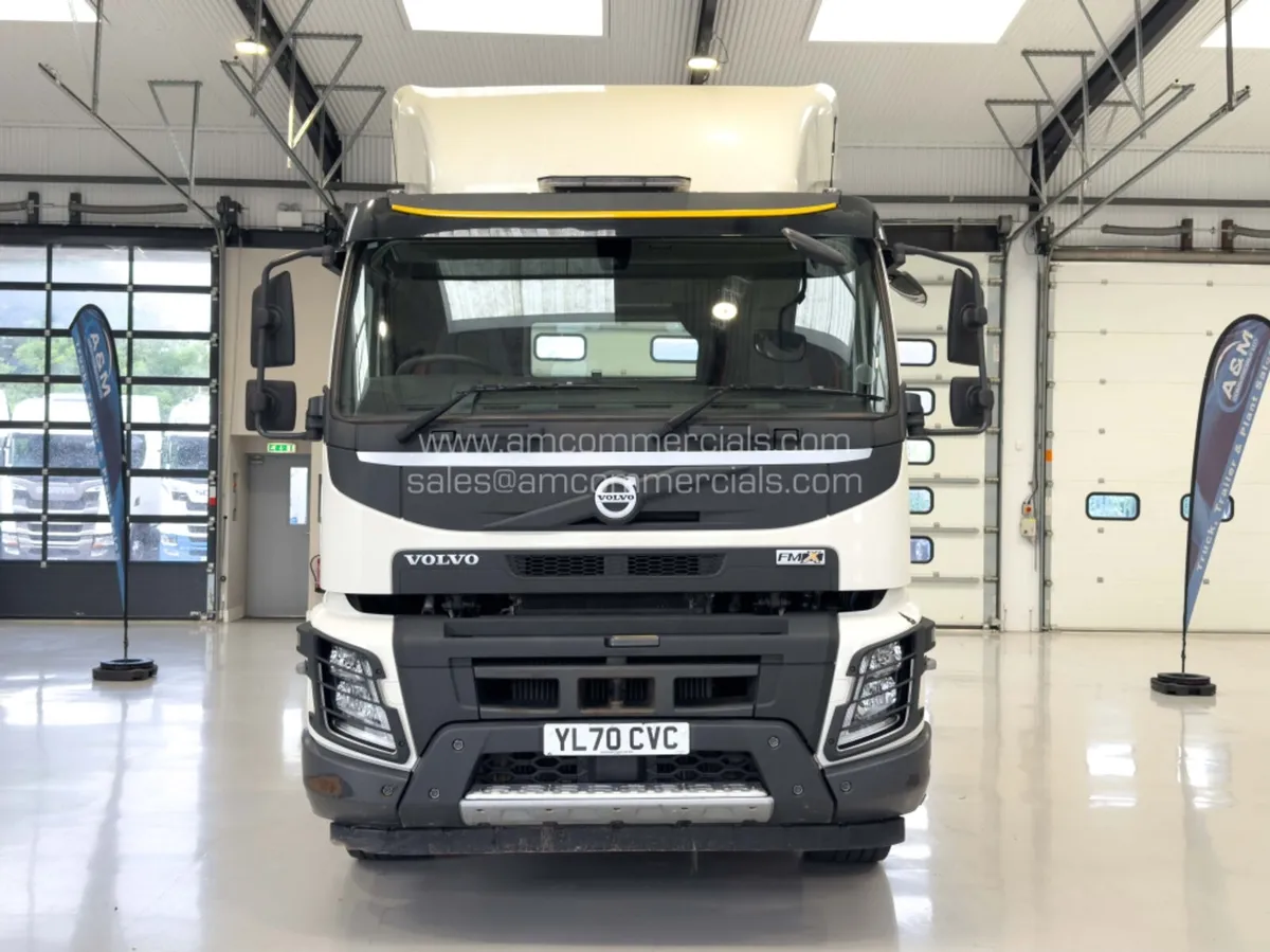 2021 (70) VOLVO FMX 540 6X2 TAG LOW CAB - Image 2