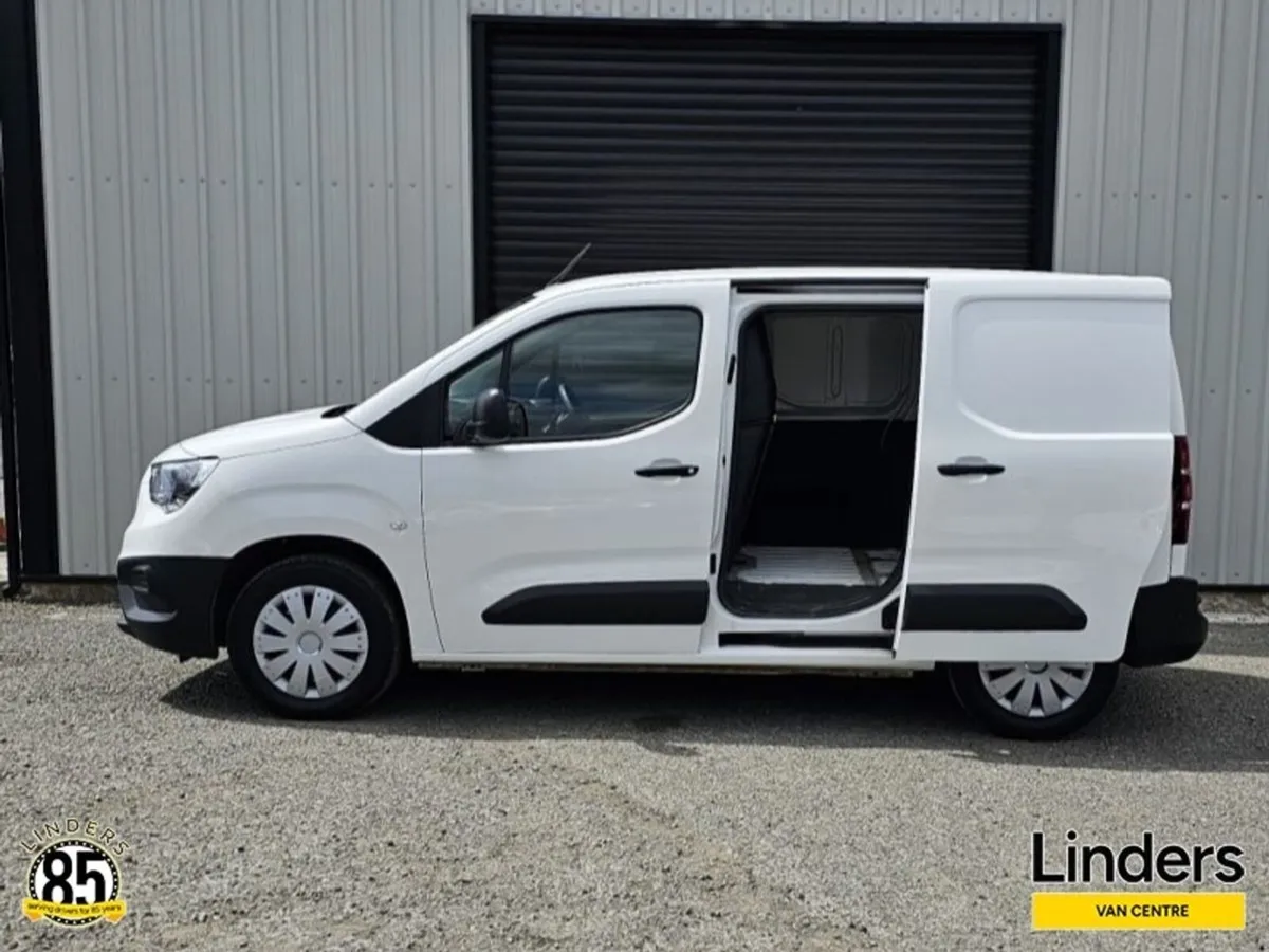 Opel Combo VERY CLEAN - FULLY SERVICED - Image 3