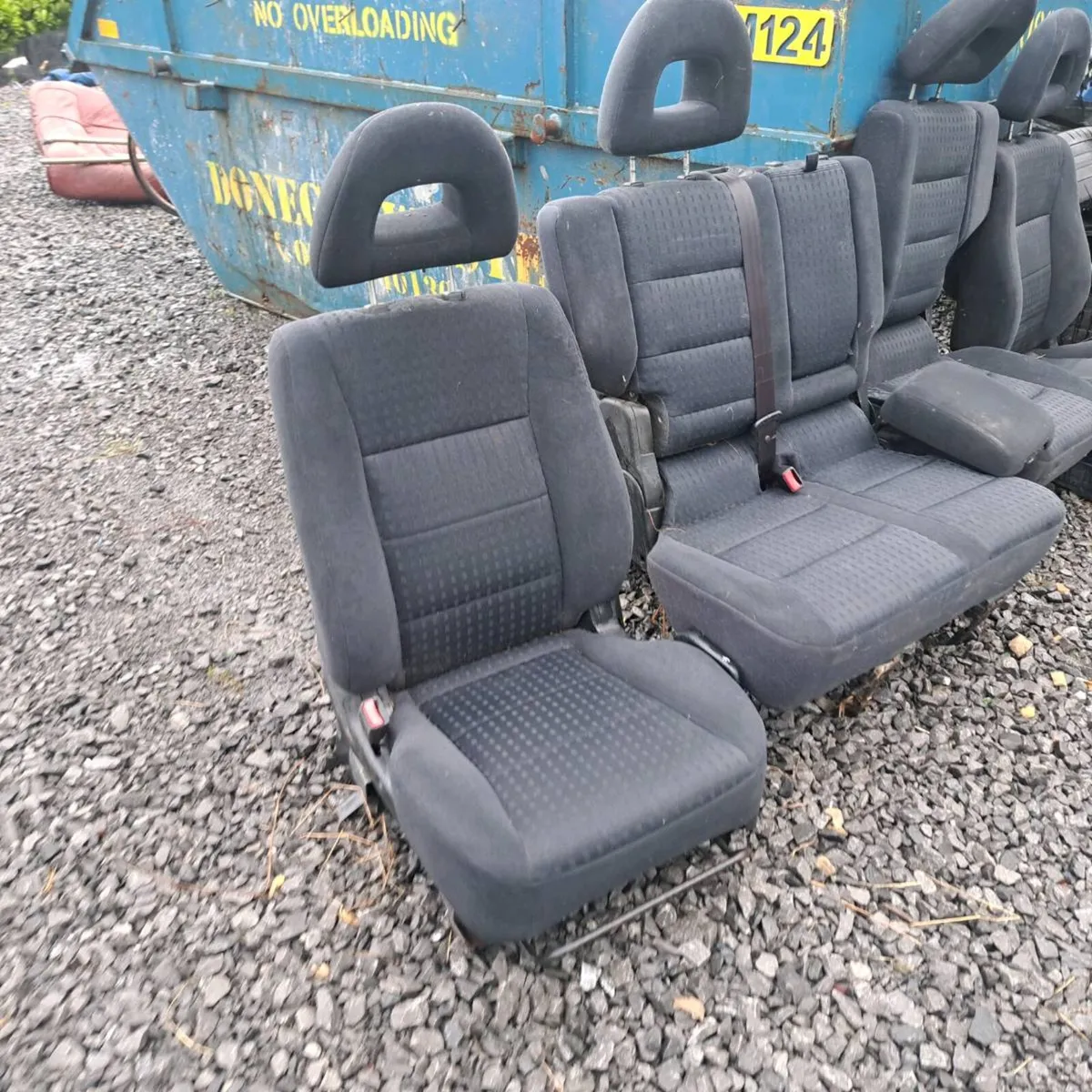 Mitisubishi pajero seats - Image 3