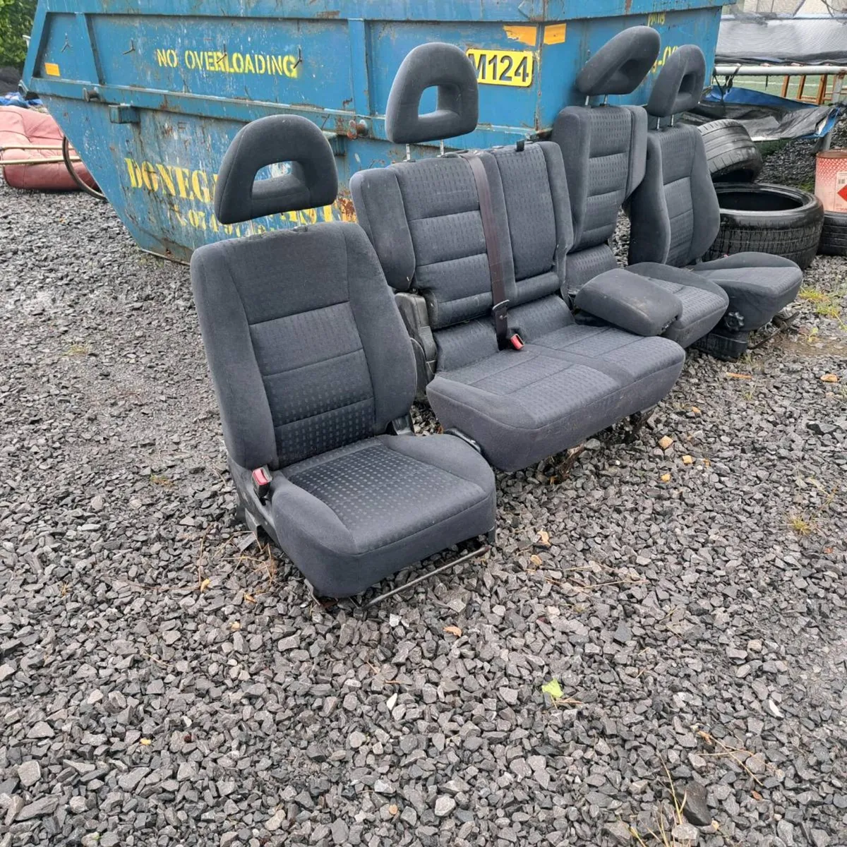 Mitisubishi pajero seats - Image 2