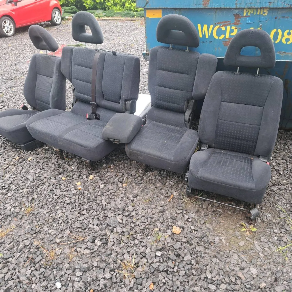 Mitisubishi pajero seats - Image 4