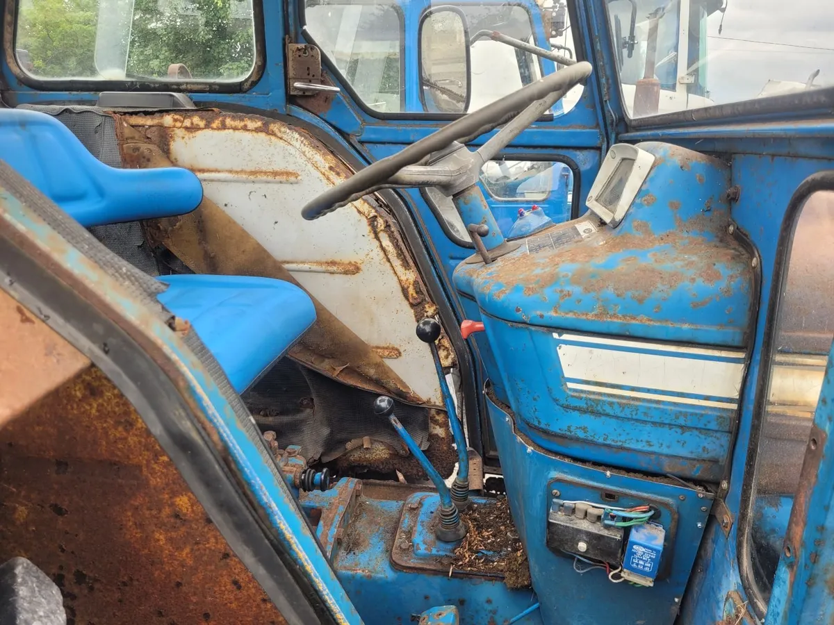 Ford 4000 tractor - Image 3