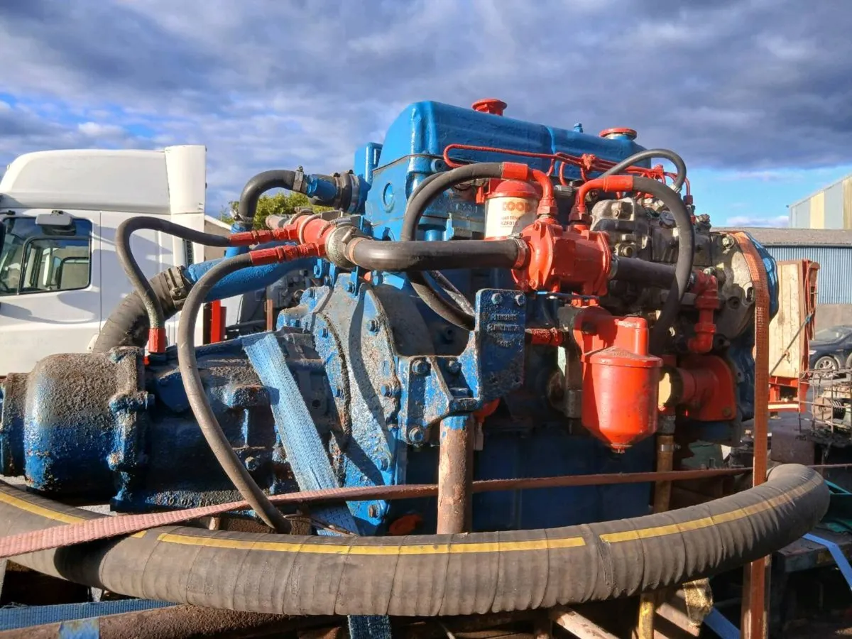 Boat engine - Image 1