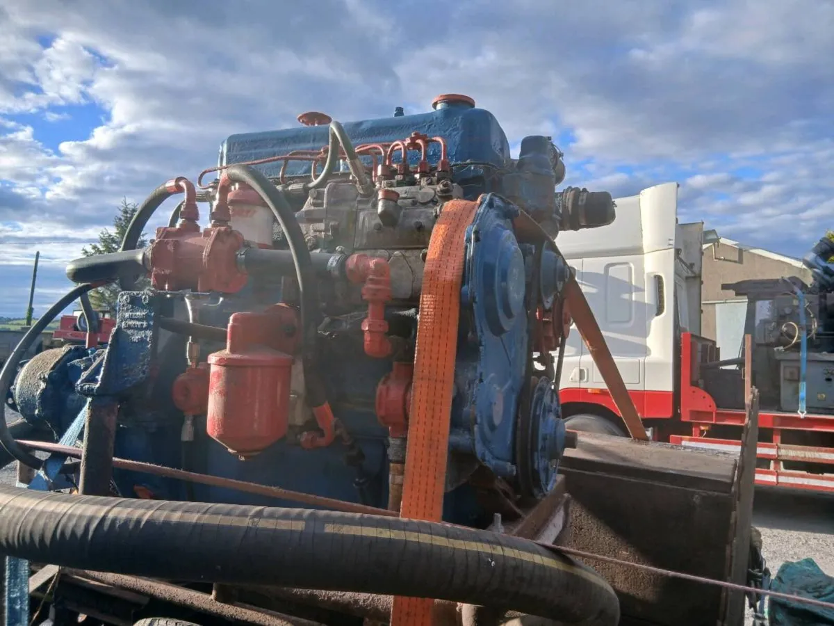 Boat engine - Image 2
