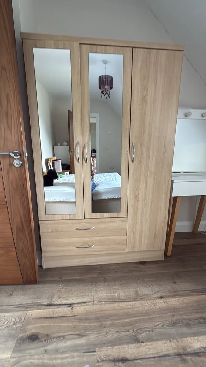 Wardrobe on hold - Image 1
