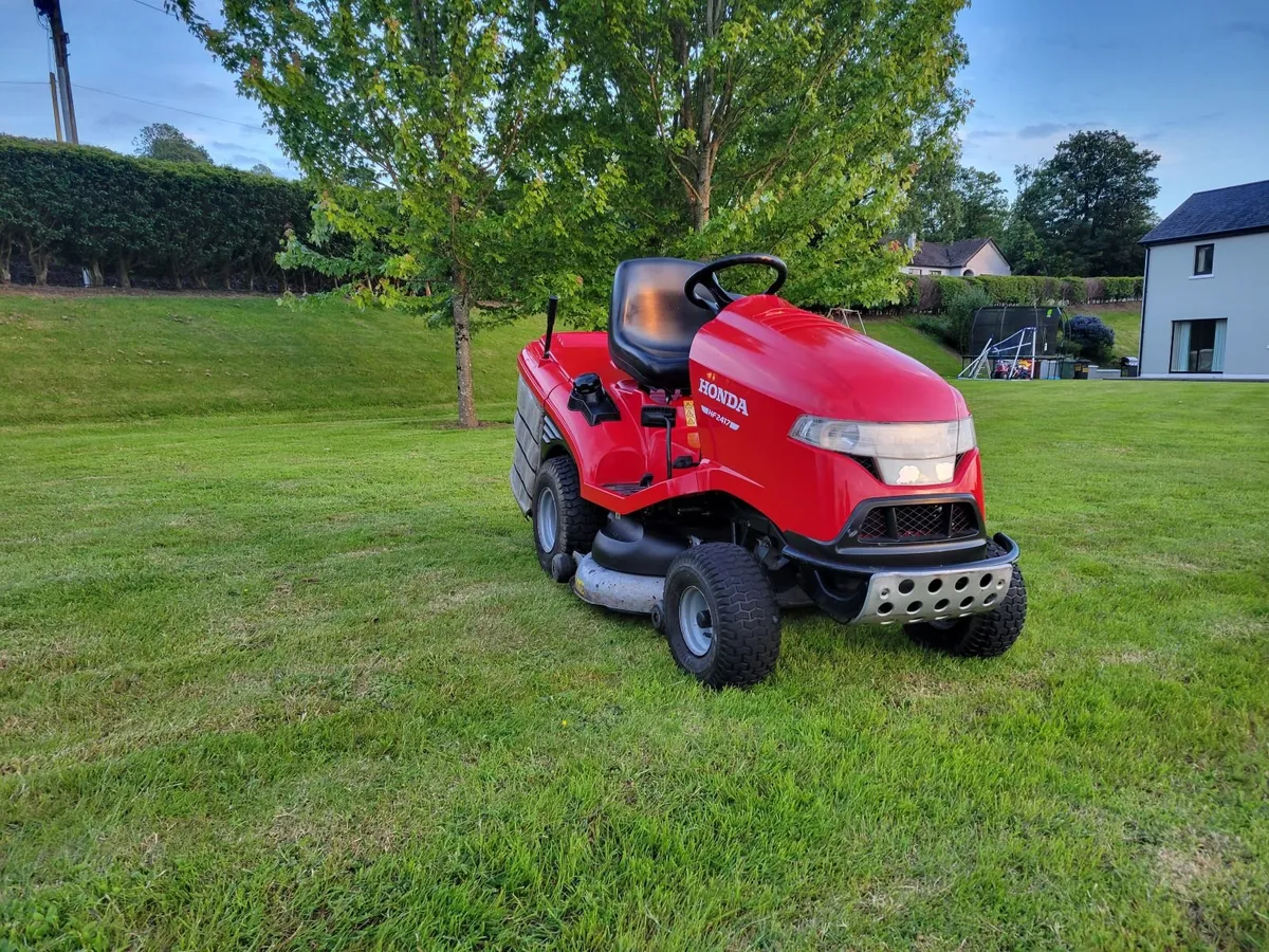 Honda Lawn Tractor. Ride on mower. - Image 3