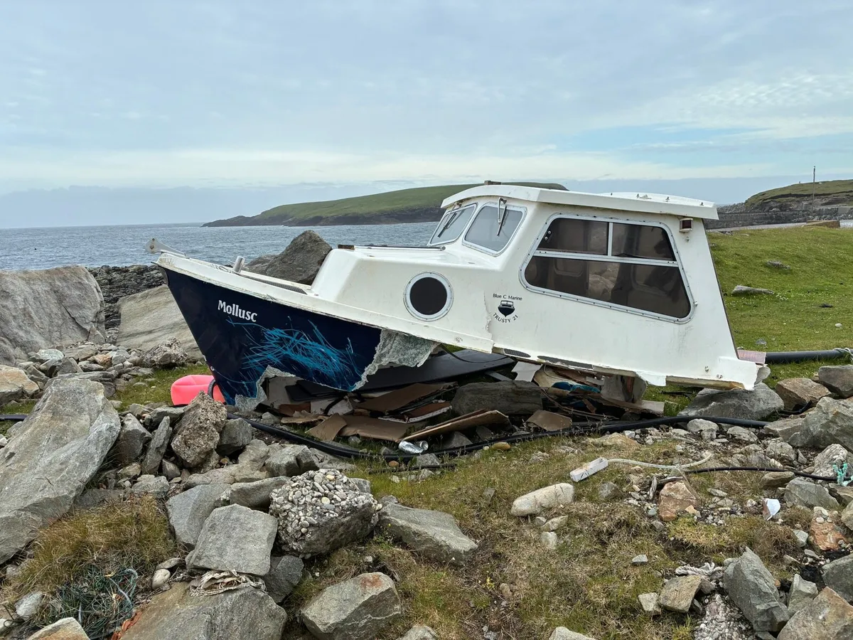 Boat Cabin - Image 3