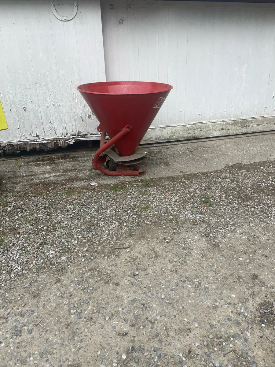 Seed fertiliser spreader PTO horticulture - Image 2
