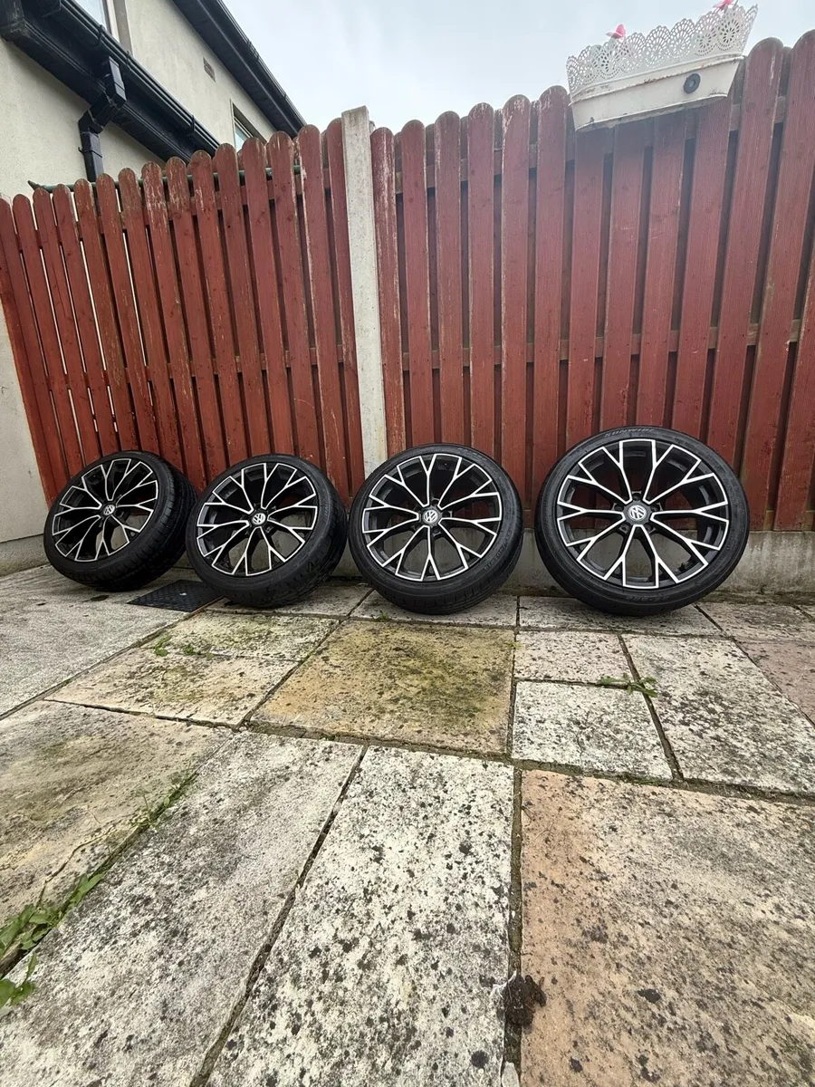 Volkswagen Golf MK8R alloys R18 - Image 1