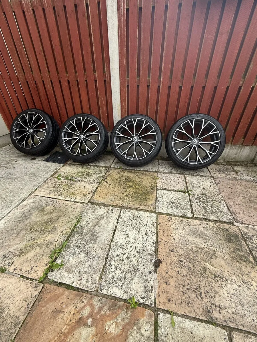 Volkswagen Golf MK8R alloys R18 - Image 2