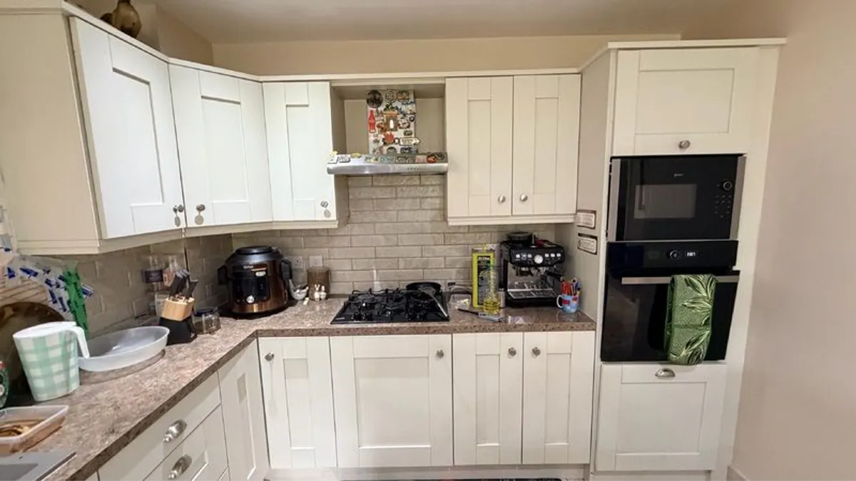 Kitchen cabinets - Image 1