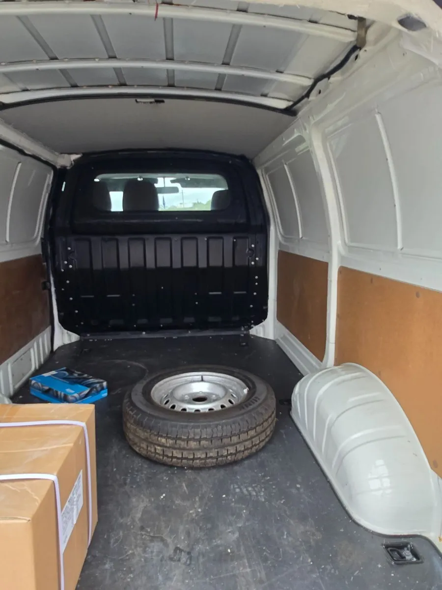 Toyota Hiace - Image 2