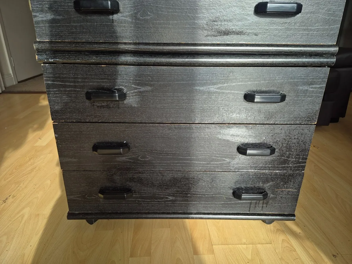 Black wood grain chest of 3/6 drawers - Image 3