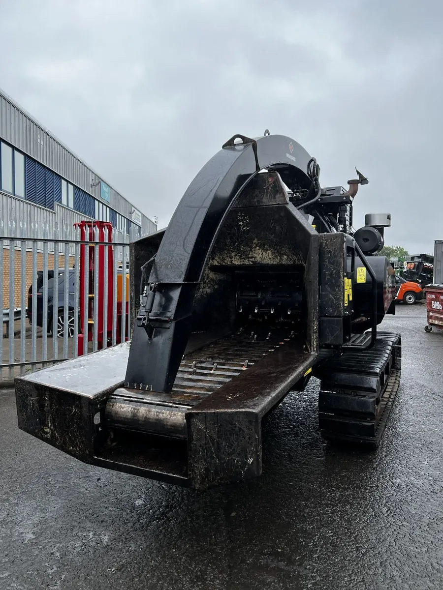 Morbark M20R Tracked Whole Tree Chipper - Image 3