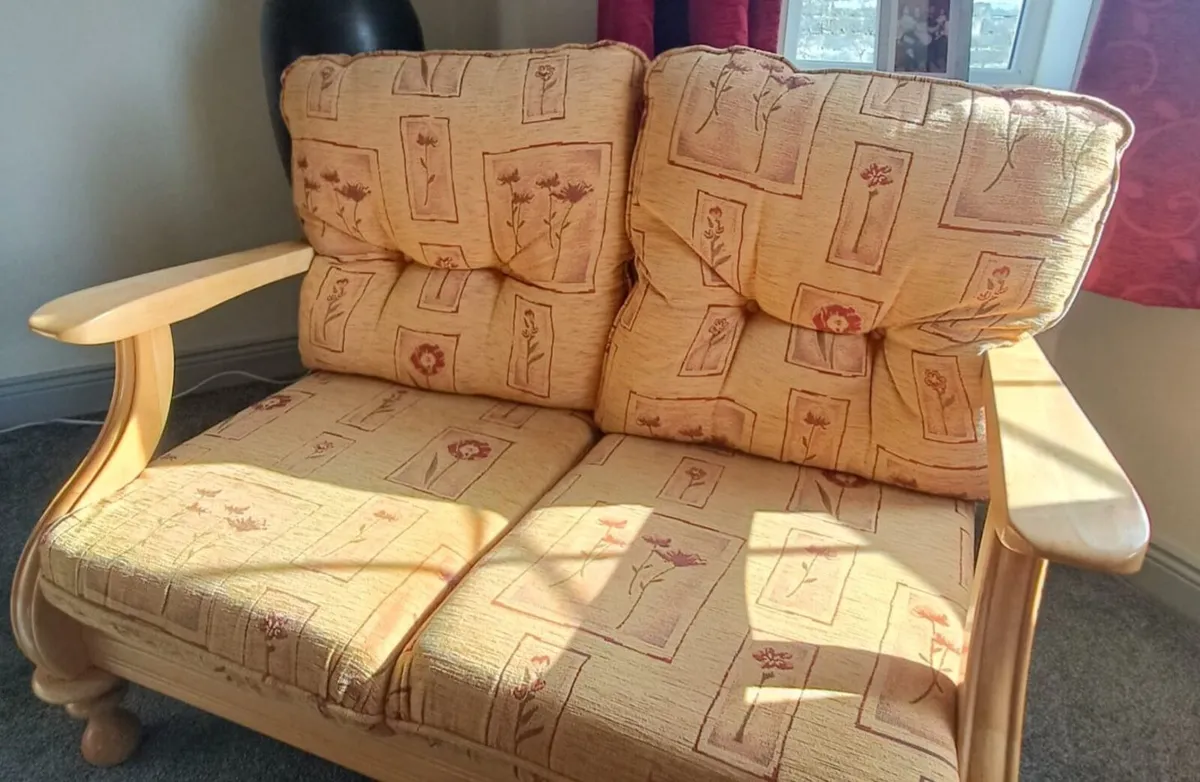 Suite of furniture - Image 2