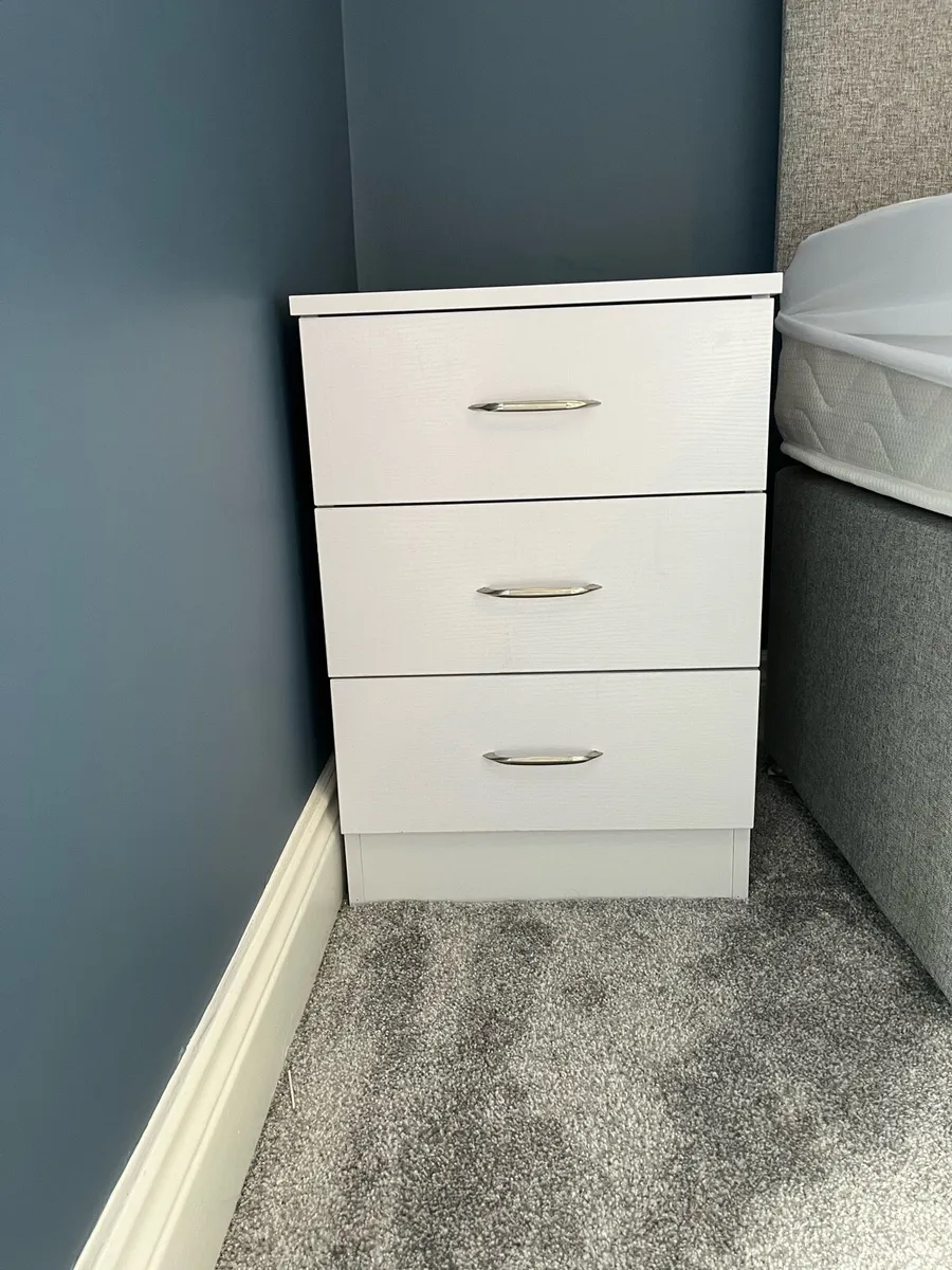 2 Bedside Lockers - Image 1
