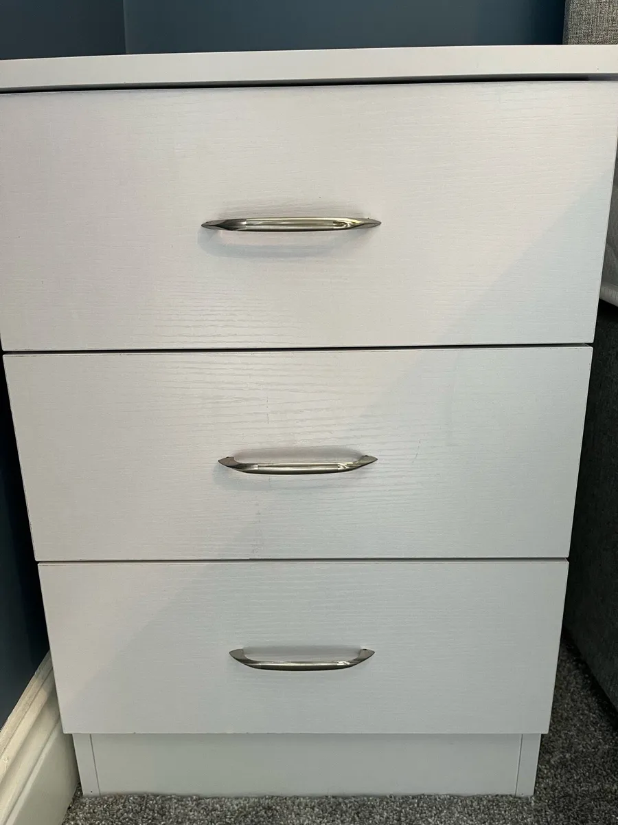 2 Bedside Lockers - Image 2