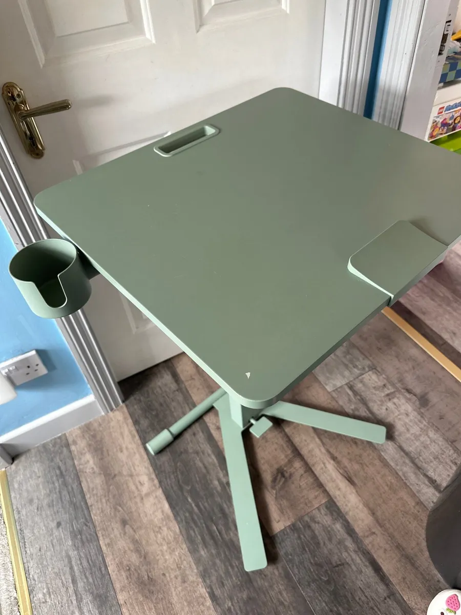 Laptop table with castor - Image 3