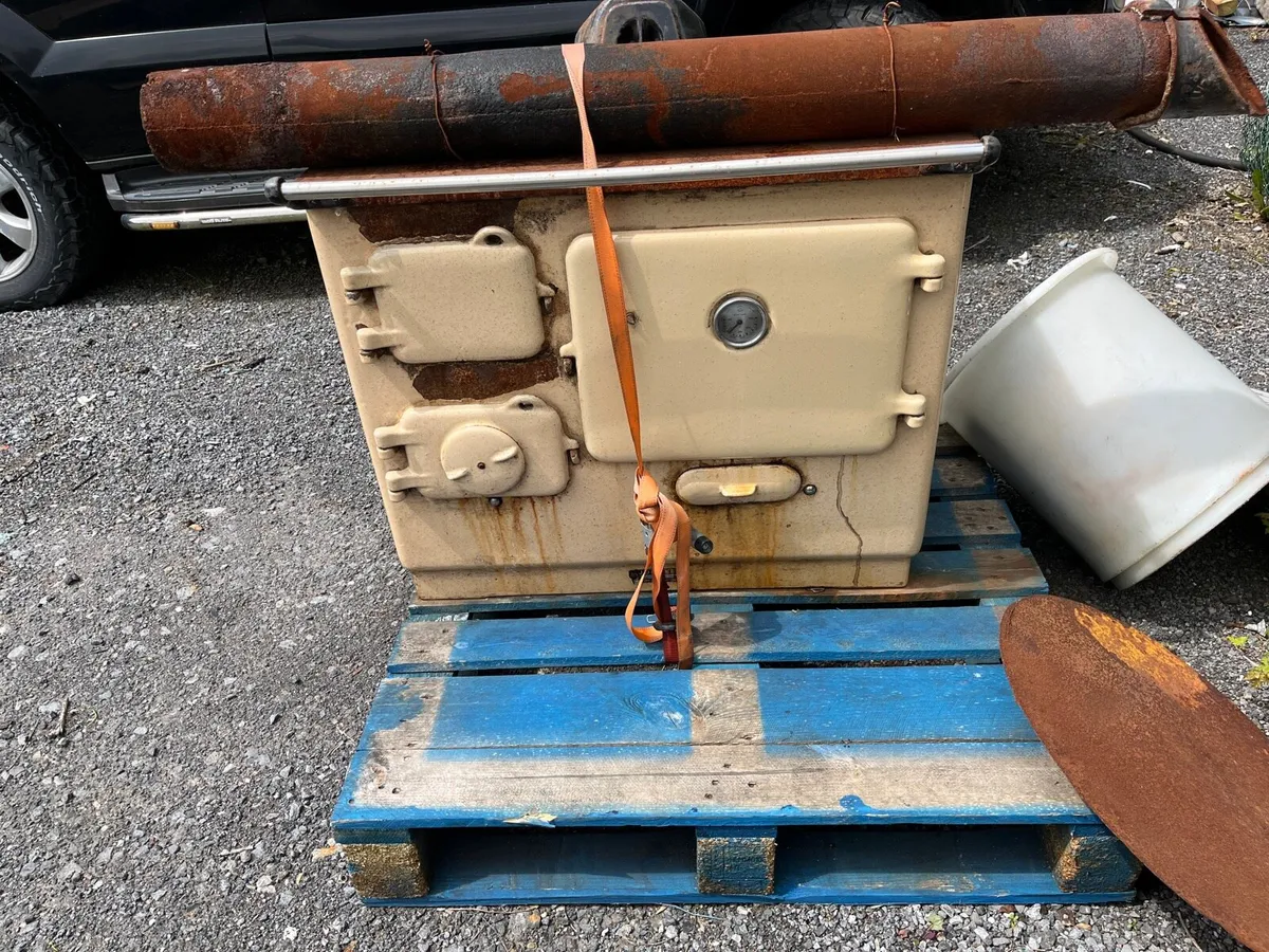 Range cooker - Image 1