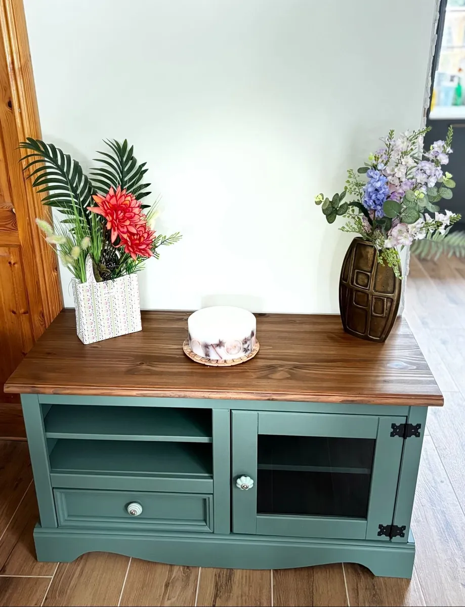 Upcycled Solid Pine Unit - Image 3