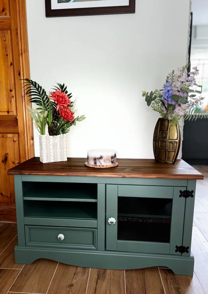 Upcycled Solid Pine Unit - Image 4