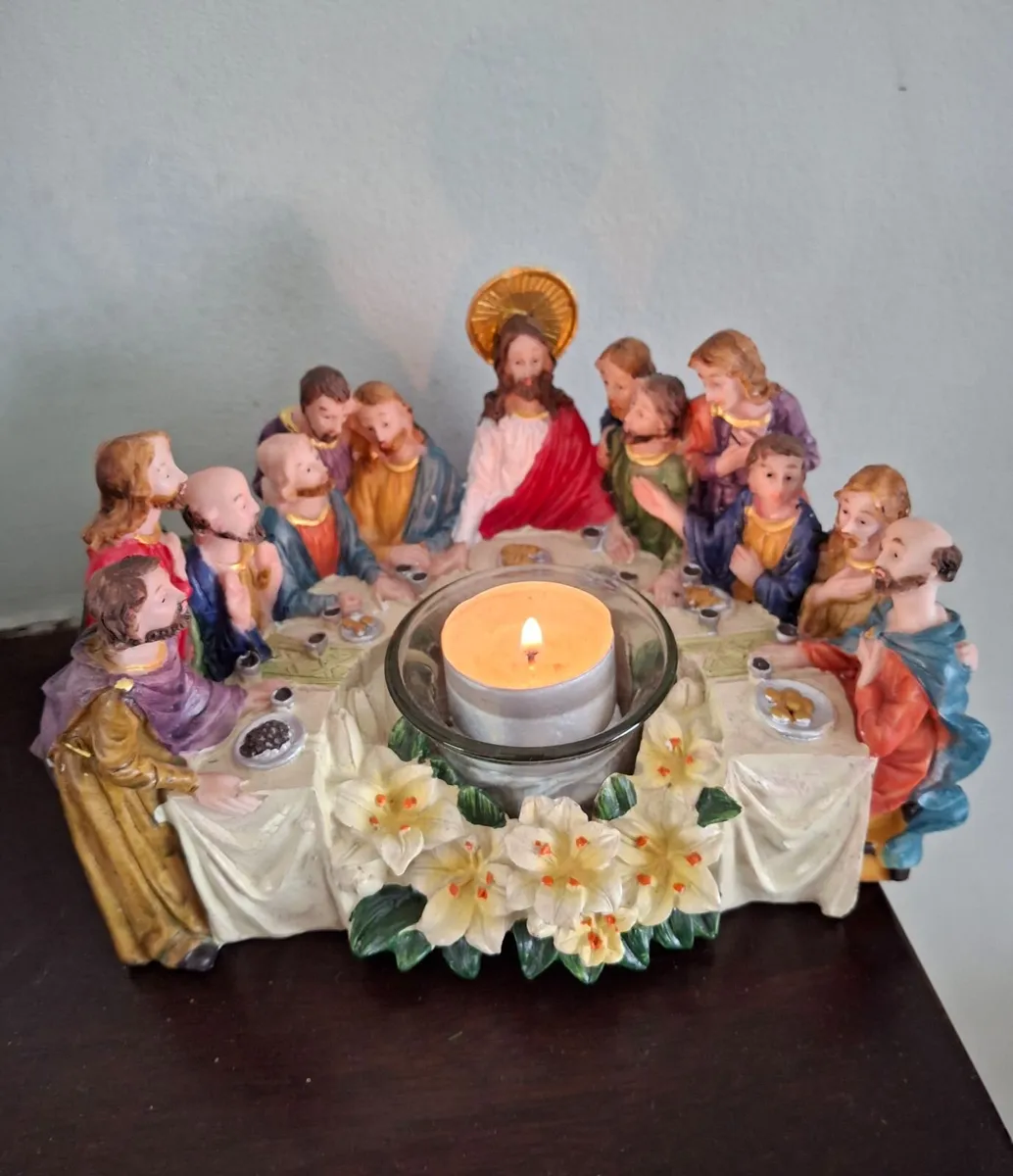 €14 for 1 week, shipped to you, Last Supper Scene. - Image 1