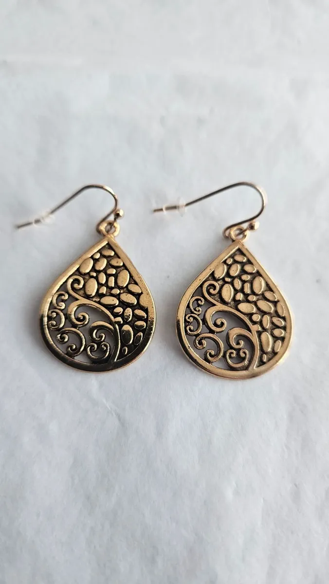 New Earrings - Image 1
