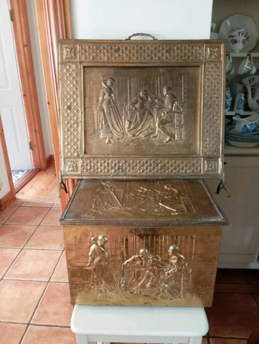 Brass fire box and fire screen - Image 3