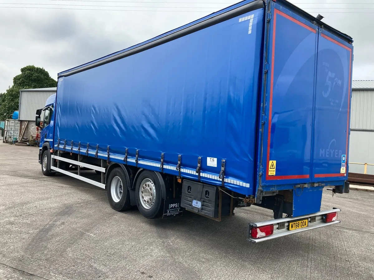 Nov 2018 Scania P320 6x2 sleeper cab - Image 3