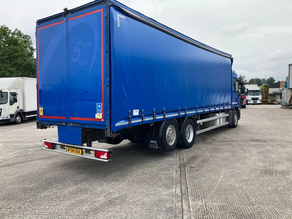 Nov 2018 Scania P320 6x2 sleeper cab - Image 4