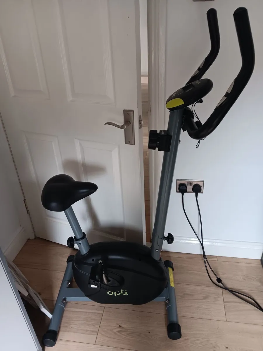 Stationary bike - Image 1