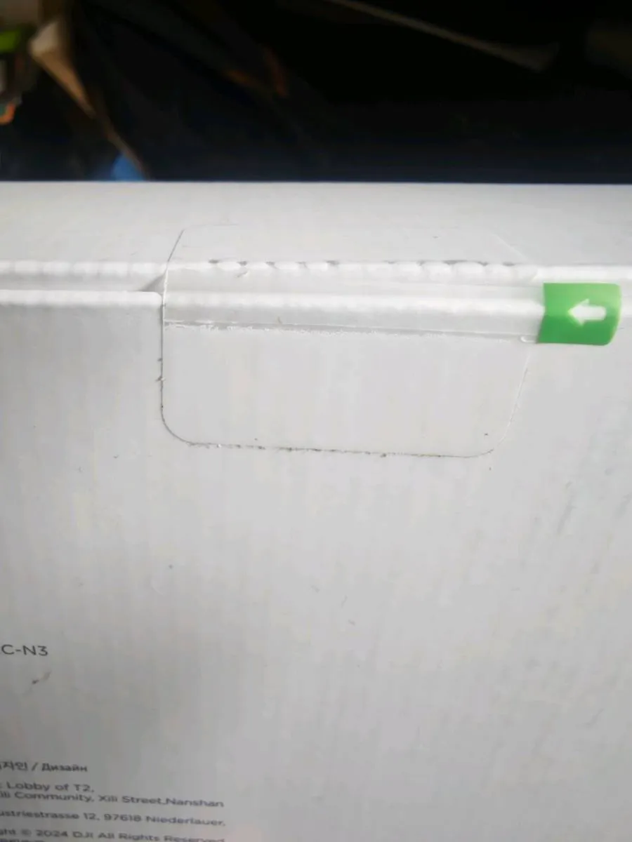 DJI Neo + controller, battery and charger - Image 3