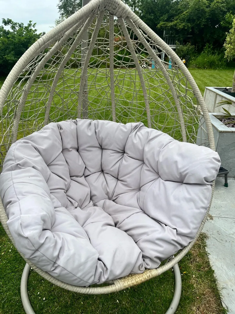 Egg chair - Image 1