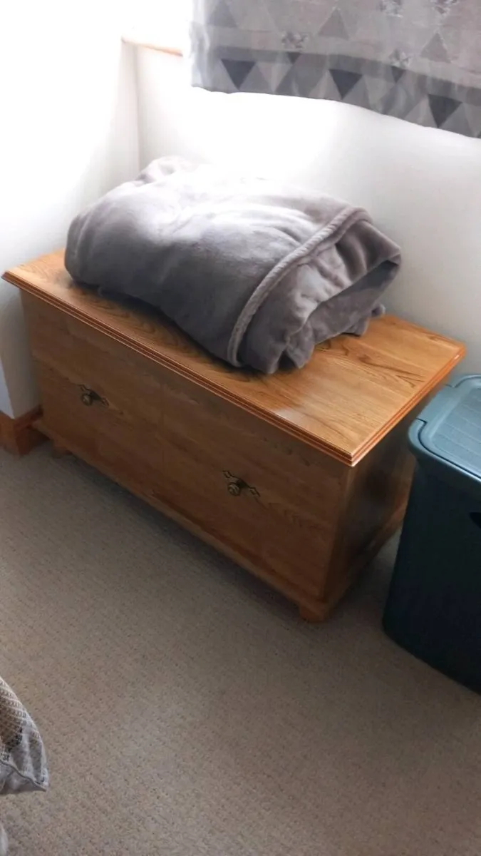 Beautiful 100% solid wood storage box - Image 2