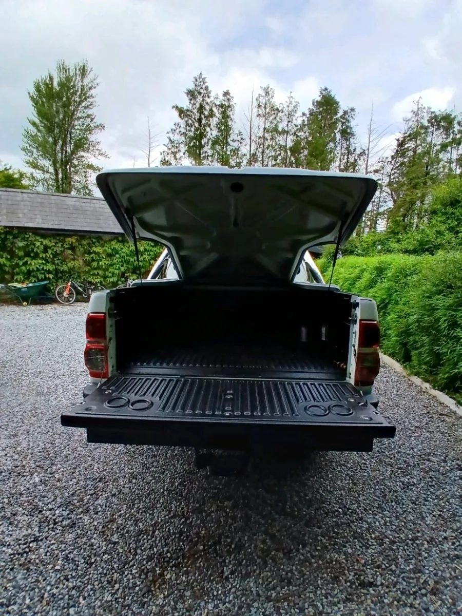 2012 Toyota Hilux crewcab jeep - Image 4