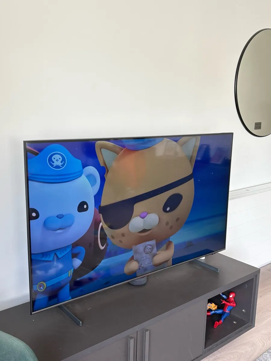 Samsung QE55Q60D 55” QLED 4K Smart TV (2024 Model) - Image 1
