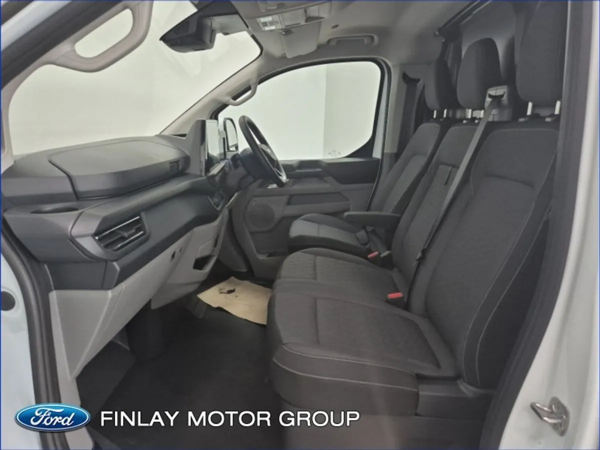 Ford Transit Custom 320 L2 Limited 2.0 170PS 8SPD - Image 4