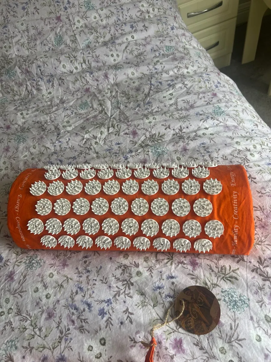 Shakti mat and pillow - Image 2