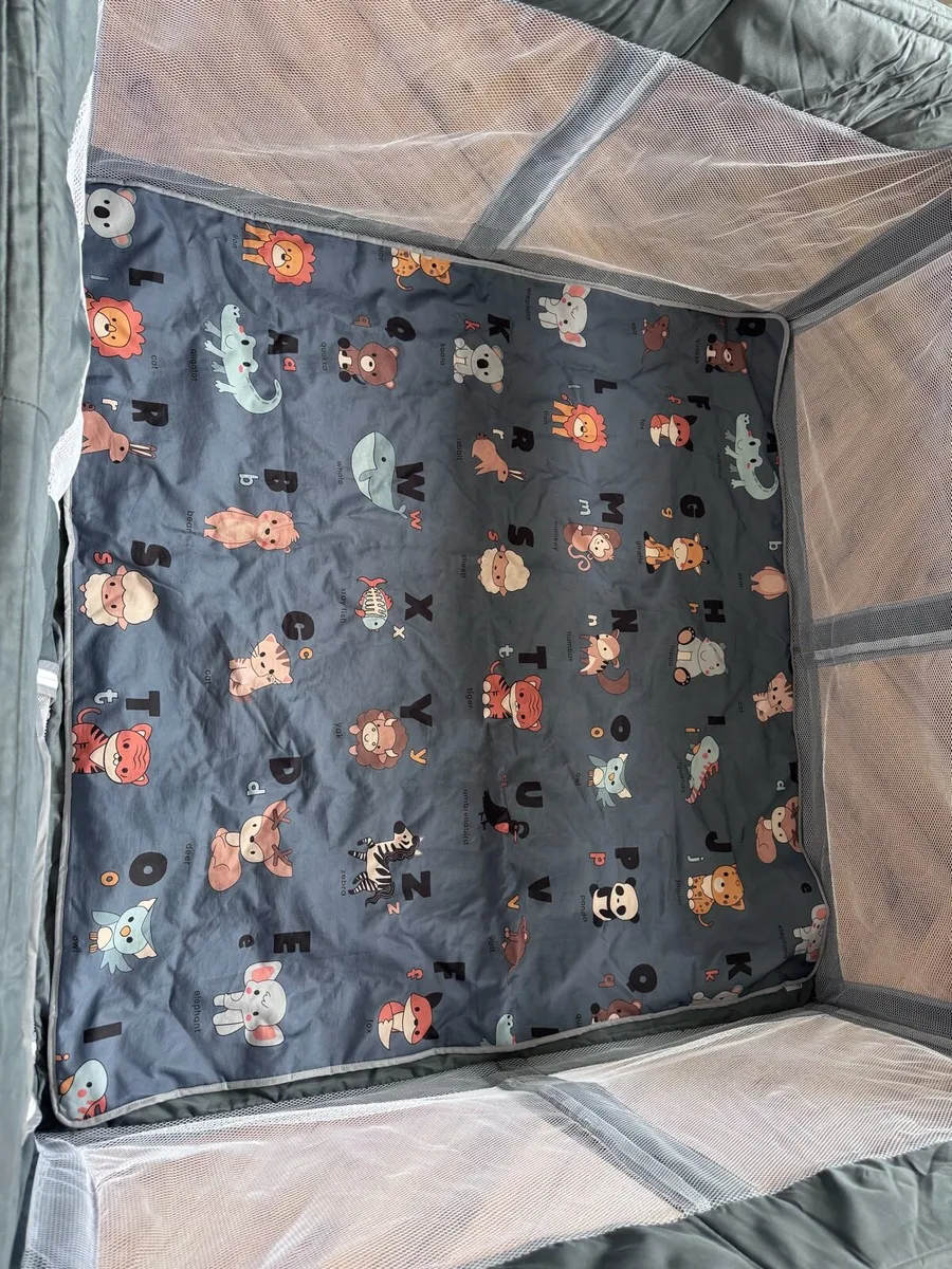 Foldable baby playpen with mat - Image 2